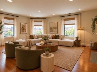 800-802 W Belmont Ave #802-3E, Chicago, IL 60657