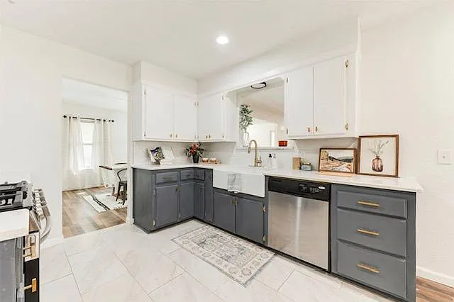 12213 Sylvester Dr — Photo 24