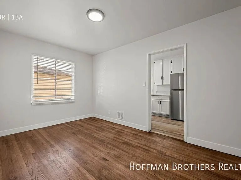 4320 Santa Rosalia Dr #A — Photo 4