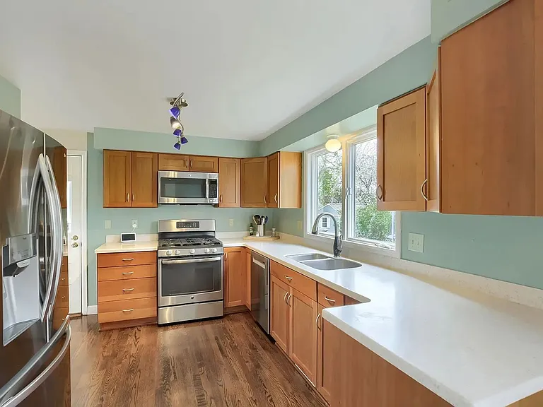 4556 Apple Way — Photo 4