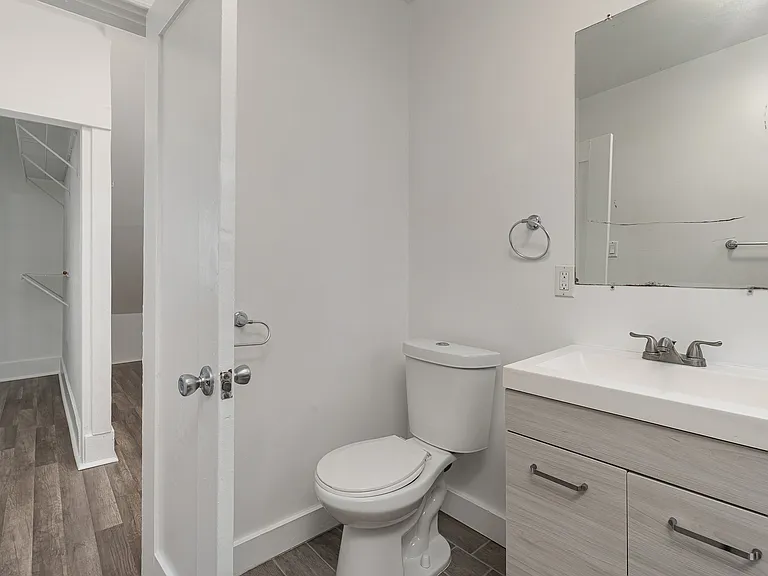 1033 E 2nd St #1033 — Photo 8