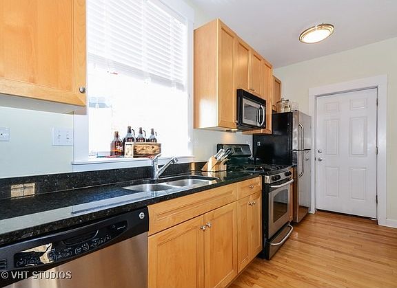 3rd image of 4341 N Sacramento Ave APT 3b