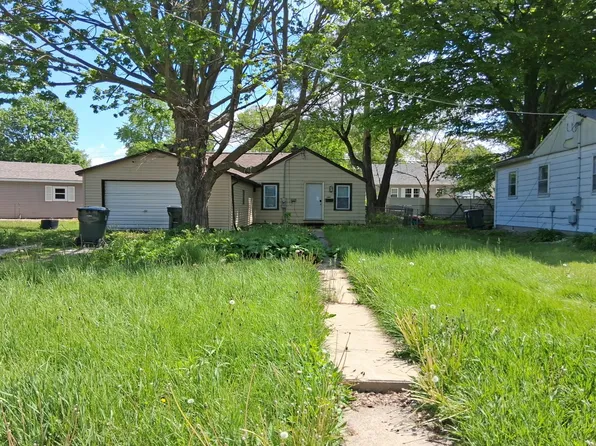 1316 14th Ave, Sterling, IL 61081