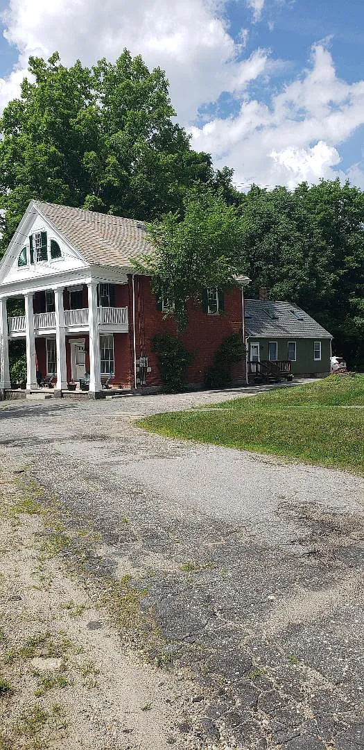 2 S Main St — Photo 2