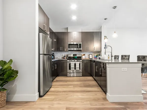 271 Sip Avenue image 9 of 17