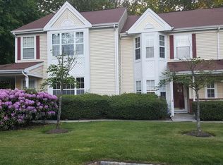 121 Lexington Ct, Holmdel, NJ 07733