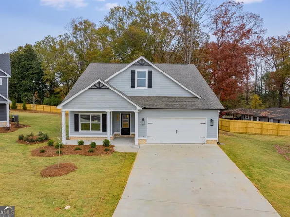 107 Cedarcrest Dr, Carrollton, GA 30117