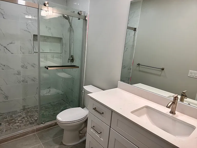 1115 E 400 N — Photo 17