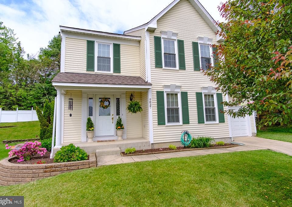 1st image of 9837 Hickoryhurst Dr