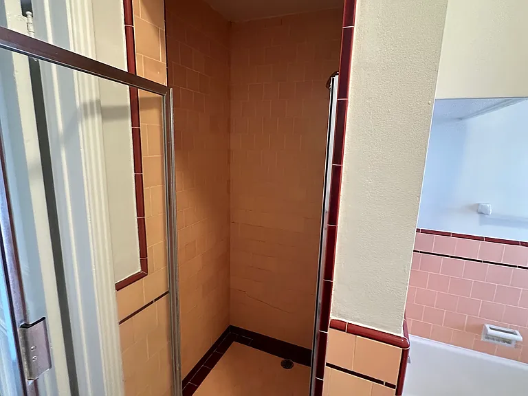1623 Hillhurst Ave — Photo 12