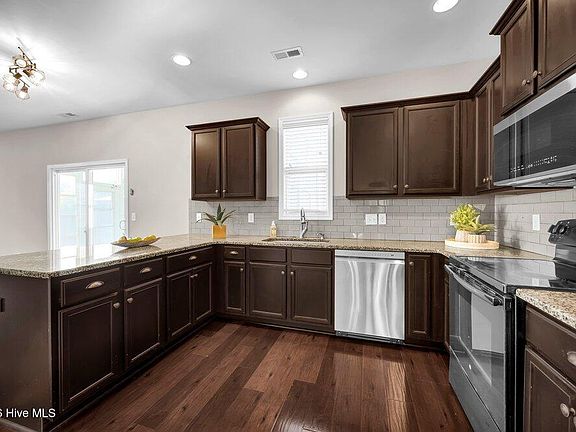 5th image of 7728 Champlain Drive