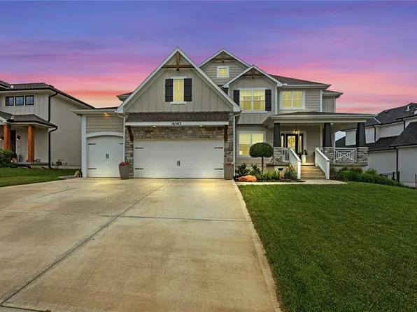 16563 S Lichtenauer Dr, Olathe, KS 66062