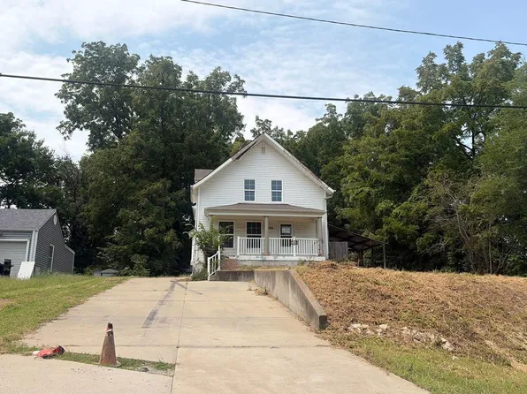 1704 S Scott Ave, Independence, MO 64052