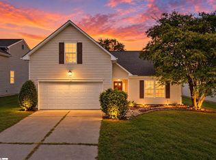 9 Hartwell Dr, Simpsonville, SC 29681