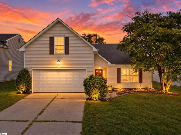 9 Hartwell Dr, Simpsonville, SC 29681