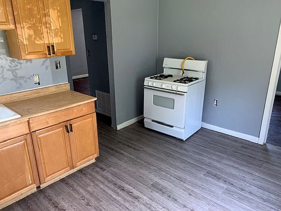 5th image of 510 1/2 E 10th St