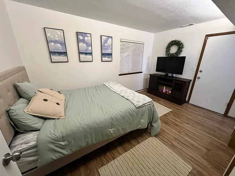 5302 Plymouth St — Photo 13