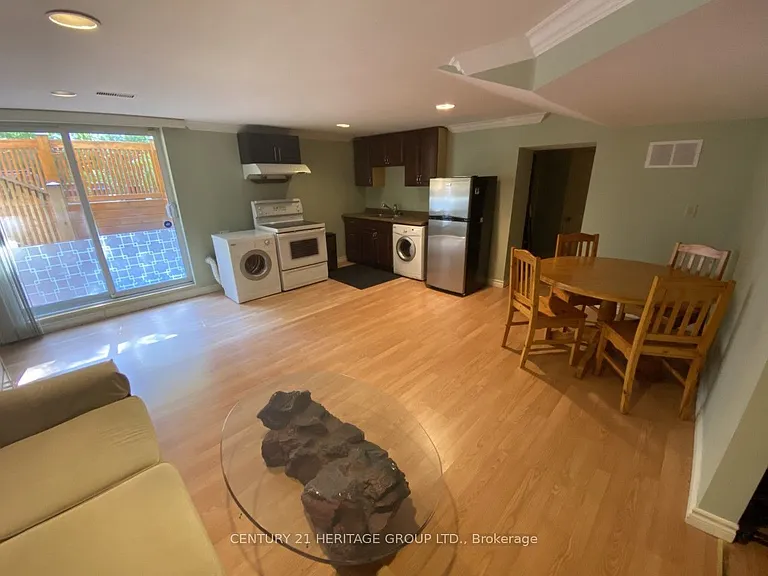 8 Tarbert Rd #BASEMENT — Photo 6
