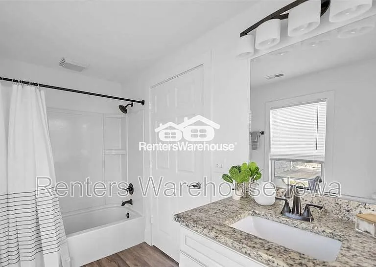 544 36th St #2 — Photo 7
