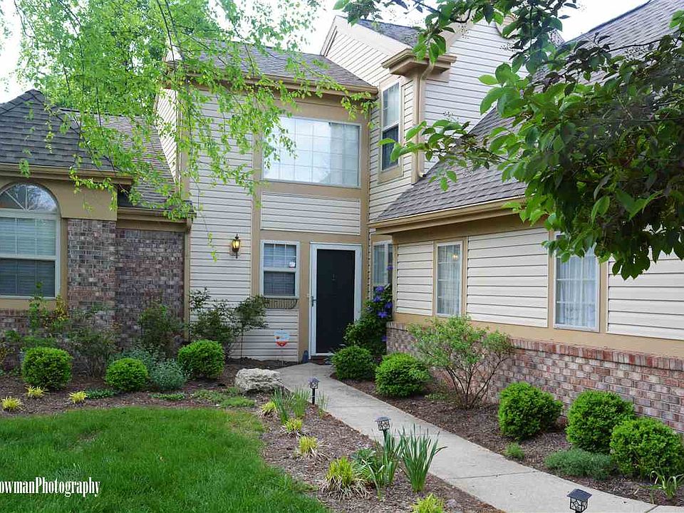1st image of 521 E Winslow Farm Dr