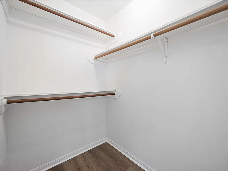 14143 Hillvale Dr — Photo 23
