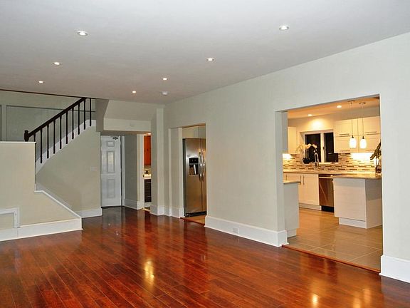 4th image of 255 Brittany Dr