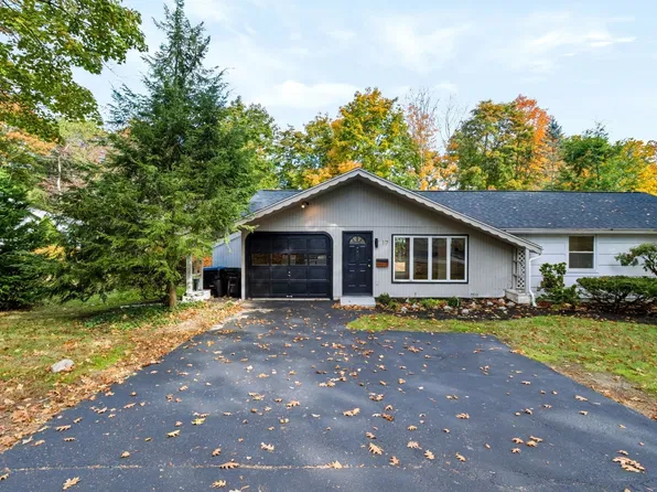 17 Grover St, Beverly, MA 01915