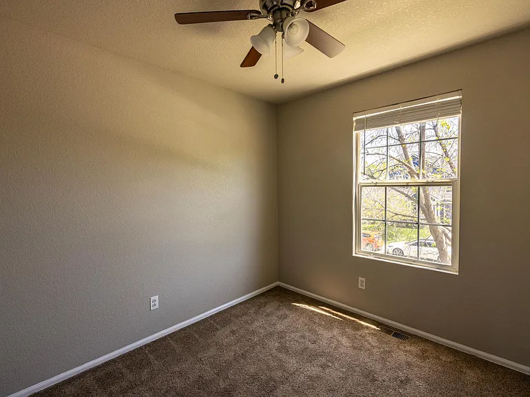 6148 Shamrock Cir — Photo 11