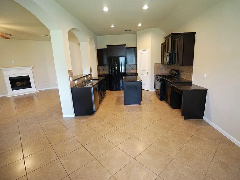1067 Cedar Lake Ct — Photo 12