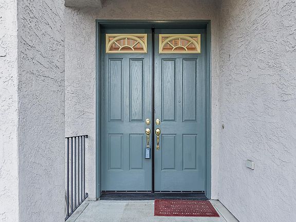 3rd image of 2991 Longview Dr