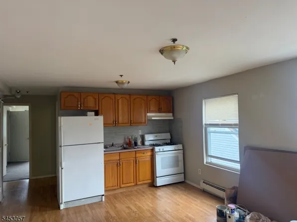 96 Walnut St, Nutley, NJ 07110