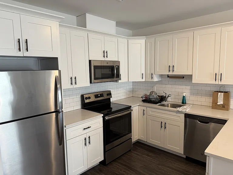 64 Park Ave #2G — Photo 2