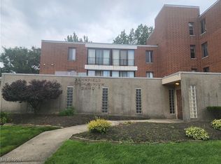 2440 Noble Rd APT 204, Cleveland Heights, OH 44121