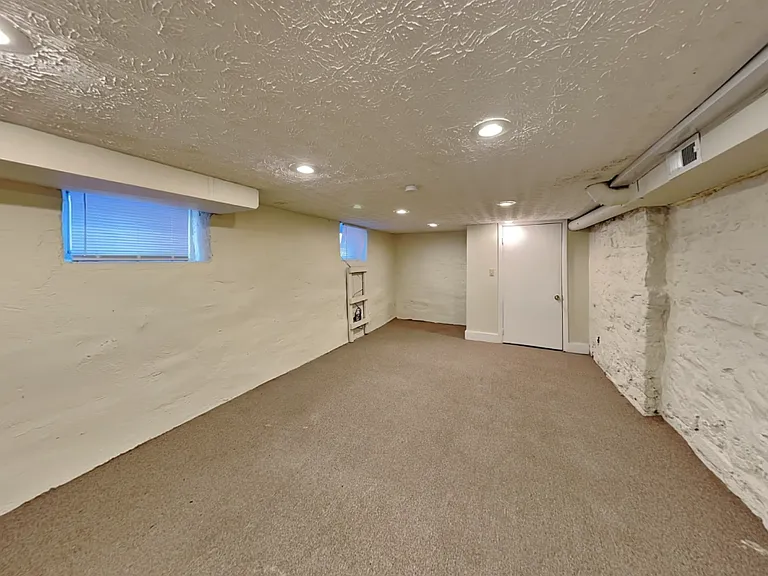1633 Summit St #1635 — Photo 3