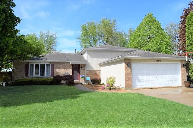 1126 Harvest Dr photo 1