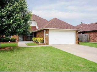2009 Sarah Ln, Moore, OK 73160