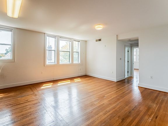 4th image of 1575 Spring Pl NW APT 33