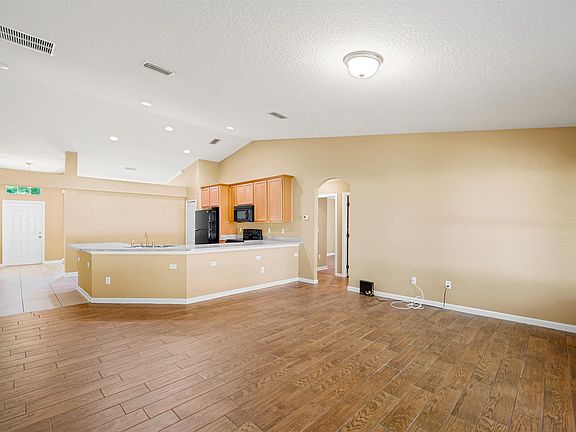 5th image of 218 Rosella Ct
