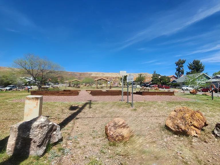 115 W Vista St — Photo 34