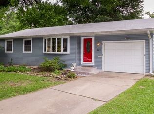 2925 SW Sunnymede Ct, Topeka, KS 66611