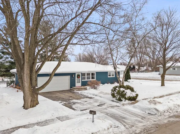 190 S Oak St, Oregon, WI 53575