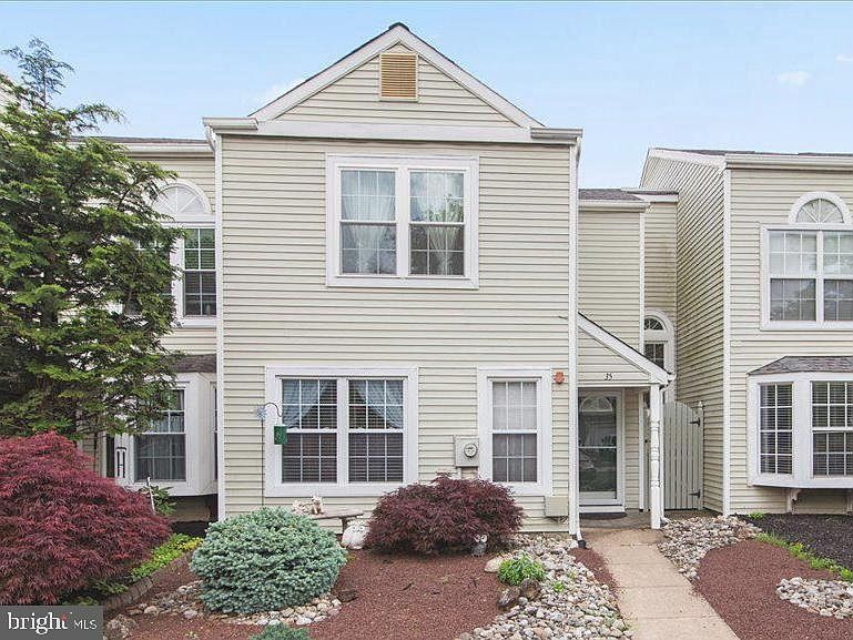 1st image of 35 Parkview Way