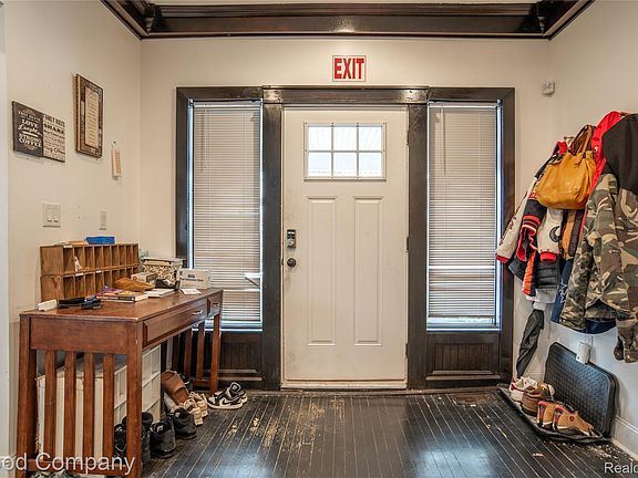 3rd image of 30 Lawrence St