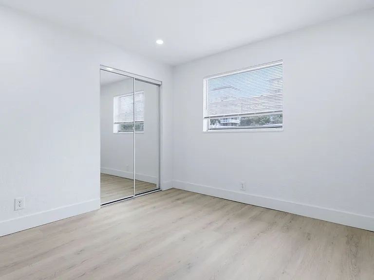 1015 NE 17th Ave — Photo 26