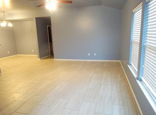 11138 SW 5th St, Yukon, OK 73099