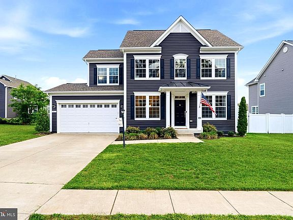 2nd image of 2413 Belden Ln