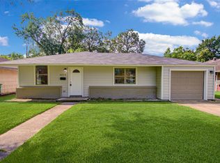 6214 Heron Dr, Houston, TX 77087