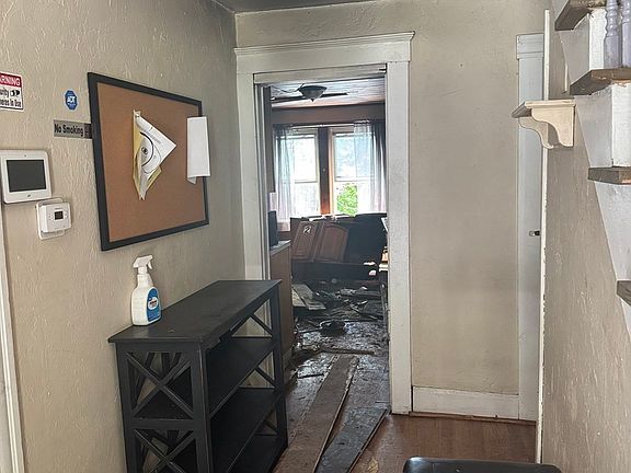 3rd image of 100 Marshall St