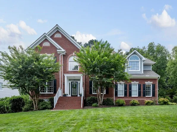 15585 Fox Cove Cir, Moseley, VA 23120