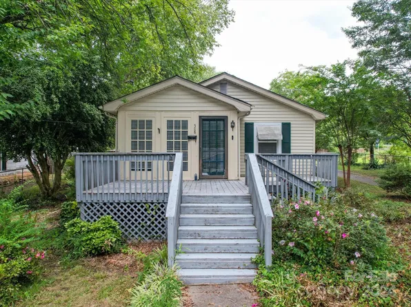 508 S Maple St, Dallas, NC 28034